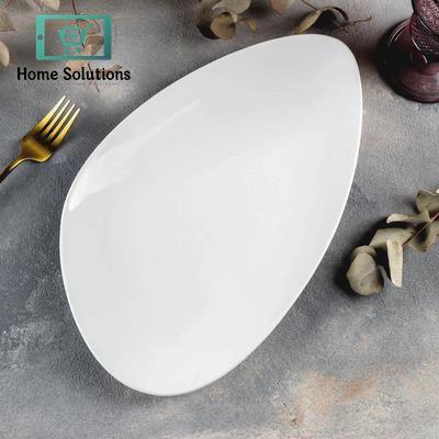 Wilmax England Fine Porcelain Triangular Serving Dish – 33.5 cm
