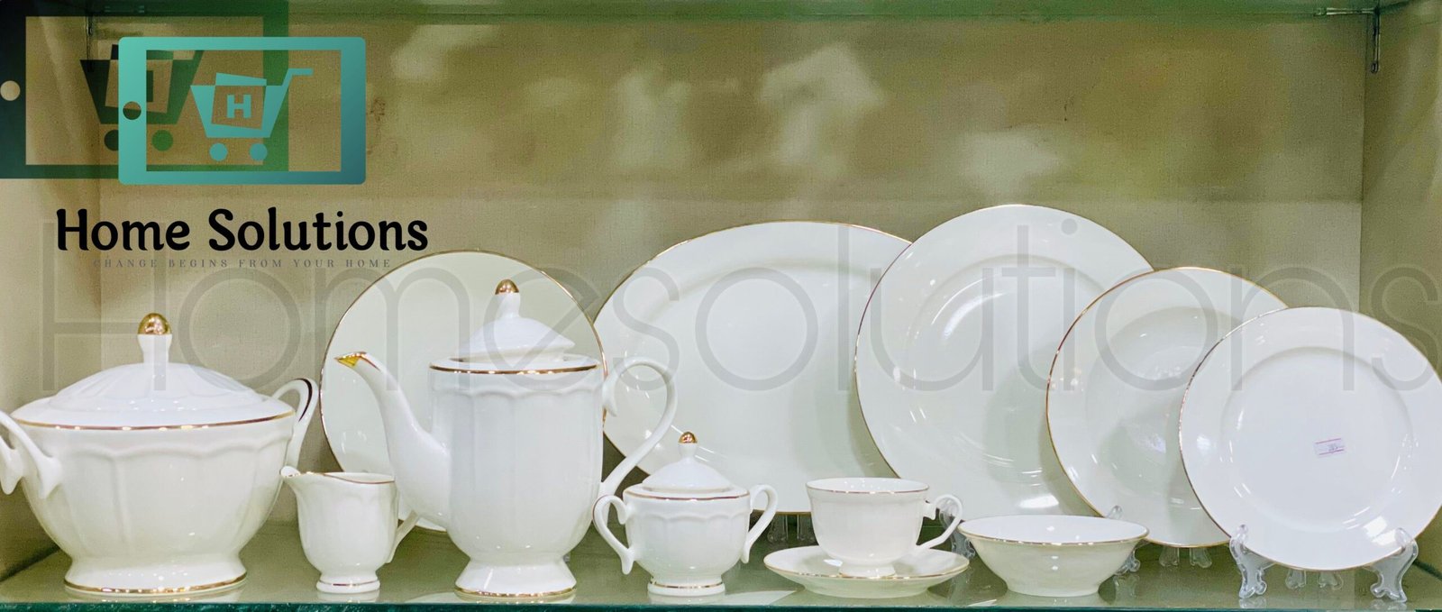 Bonechina Gold Rim Dinner Set of 61 Pieces - 8 Persson Serving 5 Bonechina Gold Rim Dinner Set of 61 Pieces - 8 Persson Serving - Image 3