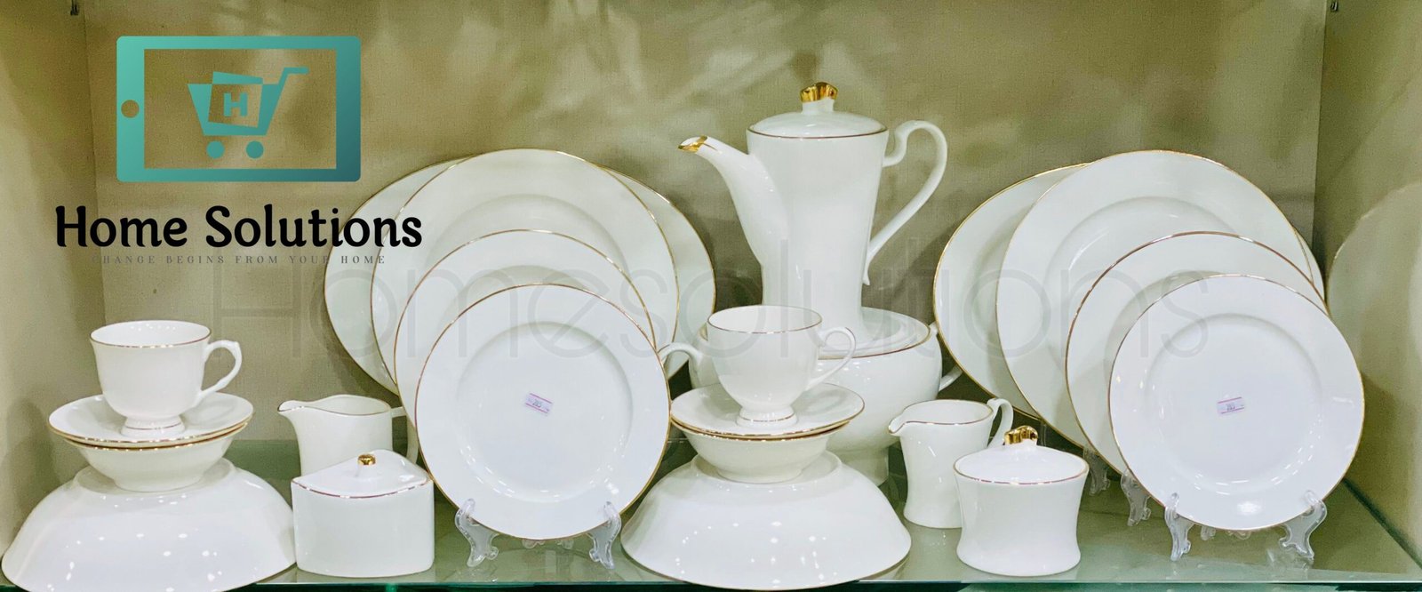 Bonechina Gold Rim Dinner Set of 61 Pieces - 8 Persson Serving 4 Bonechina Gold Rim Dinner Set of 61 Pieces - 8 Persson Serving - Image 2